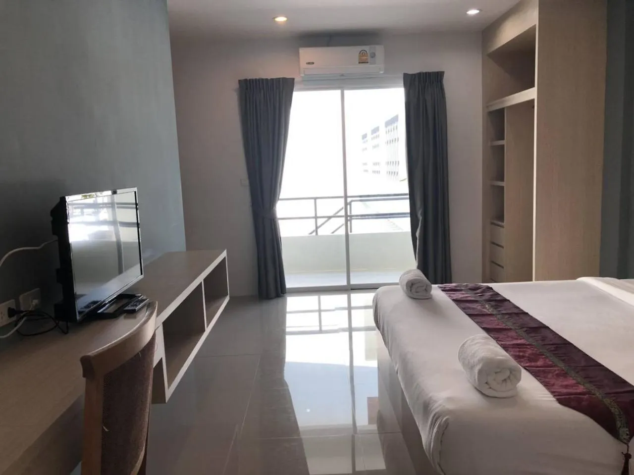 Hotel Khao Oat Airport Nai Yang Beach 2*,  Thailandia